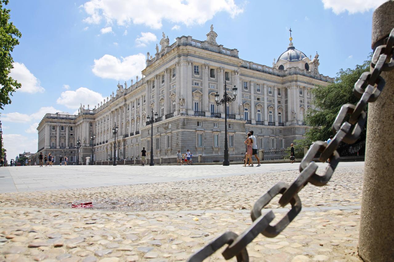 Opera Suites Madrid Exterior photo