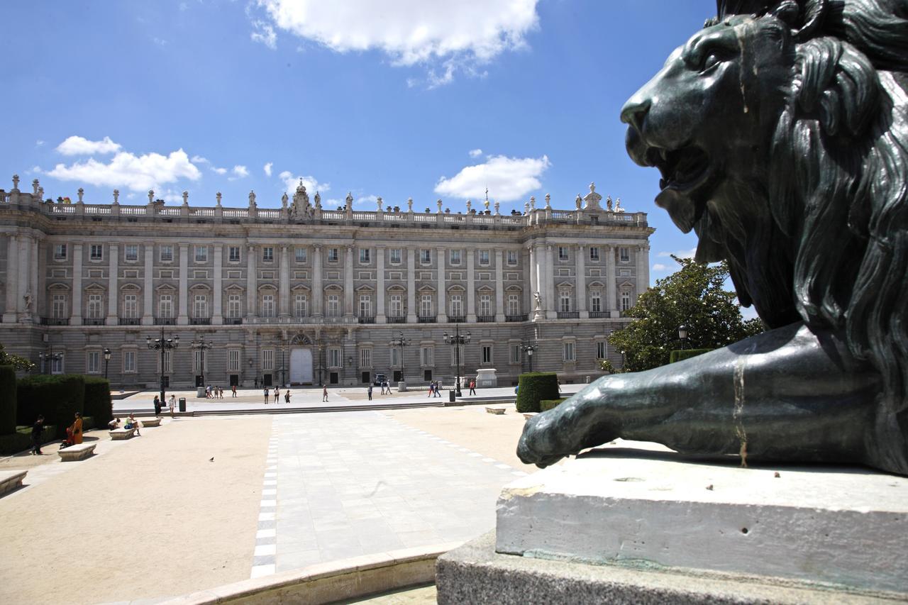 Opera Suites Madrid Exterior photo